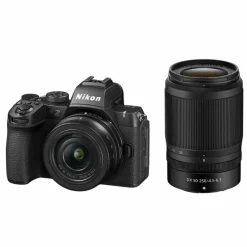 Nikon Découvrez le Z50 II16-50+ 50-250 - Appareil photo hybride compact et performant |