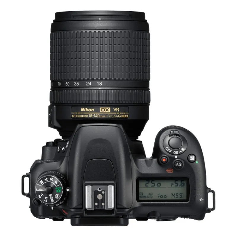 Nikon D7500 + AF-S DX 18-140 mm f/3,5-5,6 VR - Panajou