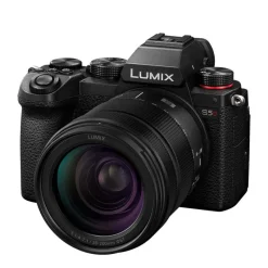 Panasonic LUMIX S5D + 28-200mm - Hybride plein format compact, vidéo 4K et stabilisation