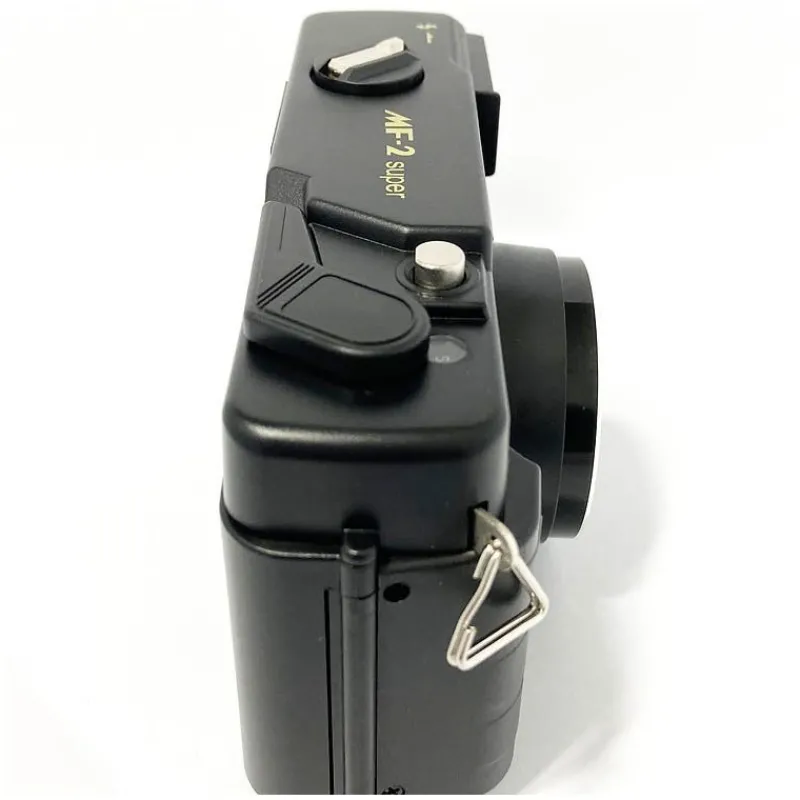 Yashica MF-2 Super : Appareil Photo Automatique Compact pour Capturer la Magie du Moment